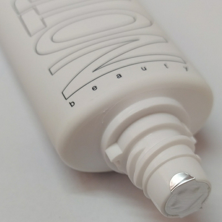 کرم پودر BB SPF 20 نوتریکا مدل 01 شماره B50 مناسب برای انواع پوست حجم 40 میلیلیتر